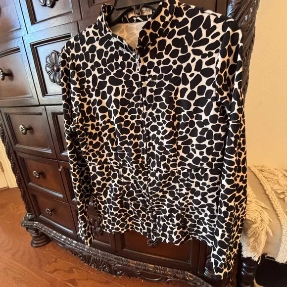 Notations Black and White zip up light jacket. - Picture 5 of 5